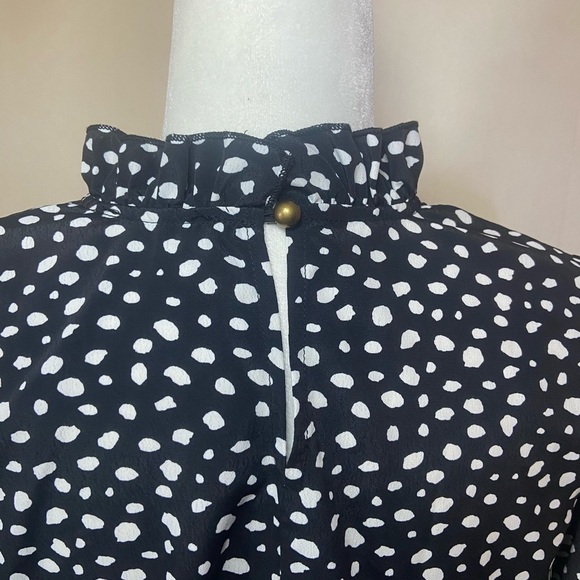 Entro women's M black/white mock ruffle neck relaxed fit blouse w/ keyhole EUC - Picture 3 of 8